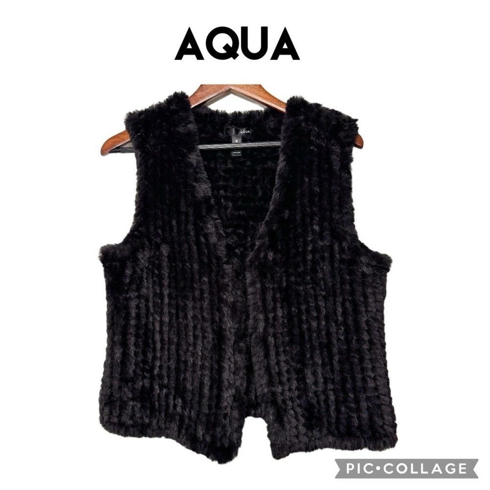 Aqua by Bloomingdale’s faux fur black v neck vest size M